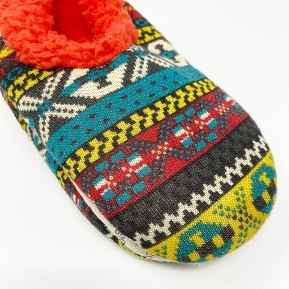 SNOOZIES | Hot Mocs in Nordic Knit Fleece Slippers - Picture 3 of 5